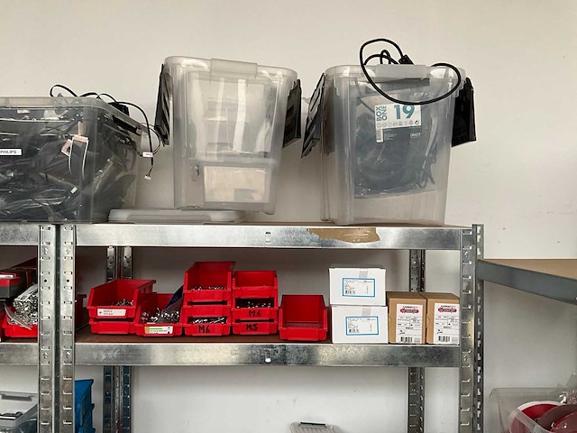 Partij onderdelen, bevestigingsmaterialen en bekabeling - afbeelding 4 van  22