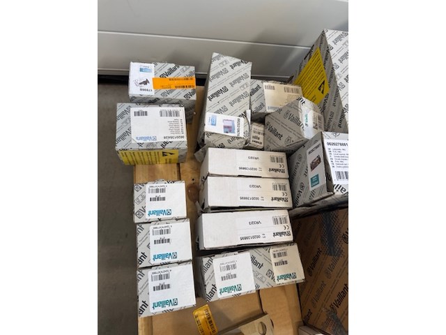 Partij onderdelen en servicekoffer vaillant - afbeelding 15 van  19
