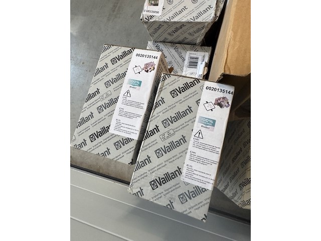 Partij onderdelen en servicekoffer vaillant - afbeelding 19 van  19