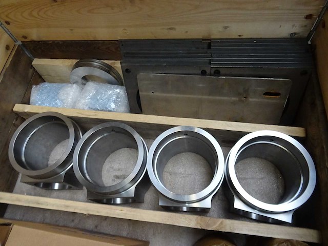 Partij onderdelen en toebehoren - afbeelding 2 van  7