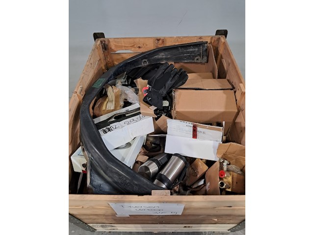 Partij onderdelen, garage inventaris en diversen - afbeelding 4 van  11