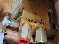 Partij onderdelen, garage inventaris en diversen - afbeelding 6 van  11