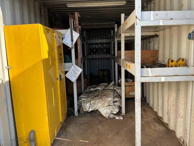 Partij onderdelen incl zeecontainer - afbeelding 1 van  12