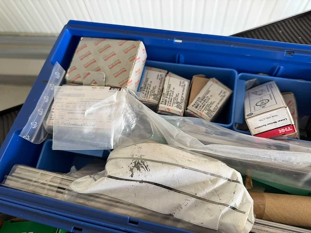 Partij onderdelen lineaire geleidingen - lineare geleiding - afbeelding 4 van  7