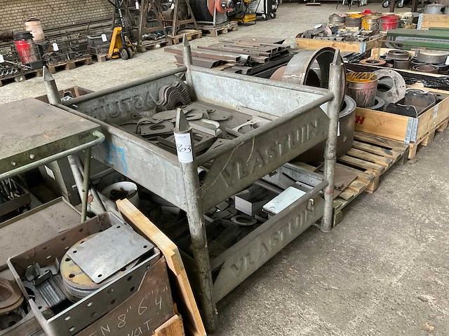 Partij onderdelen mesttank - afbeelding 1 van  5