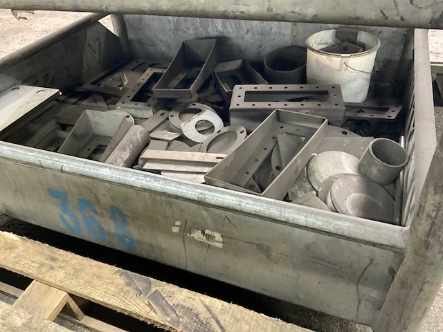 Partij onderdelen mesttank - afbeelding 5 van  5