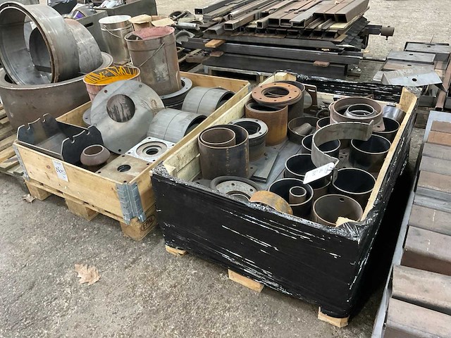 Partij onderdelen mesttank - afbeelding 8 van  9