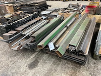 Partij onderdelen mesttank - afbeelding 1 van  7