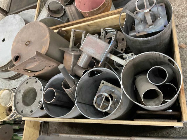 Partij onderdelen mesttank - afbeelding 2 van  3