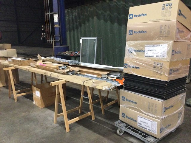 Partij onderdelen plafondsysteem - afbeelding 1 van  5