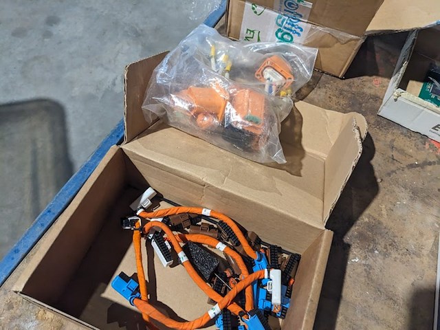 Partij onderdelen t.b.v elektrische voertuigen - afbeelding 4 van  16