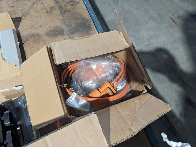 Partij onderdelen t.b.v elektrische voertuigen - afbeelding 6 van  16