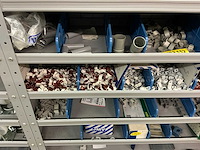 Partij onderdelen t.b.v. machinebouw in stalen vakkenkast (13x) - afbeelding 5 van  72