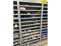Partij onderdelen t.b.v. machinebouw in stalen vakkenkast (13x) - afbeelding 9 van  72