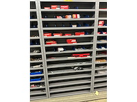 Partij onderdelen t.b.v. machinebouw in stalen vakkenkast (13x) - afbeelding 28 van  72