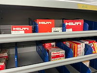 Partij onderdelen t.b.v. machinebouw in stalen vakkenkast (13x) - afbeelding 29 van  72