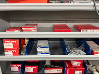 Partij onderdelen t.b.v. machinebouw in stalen vakkenkast (13x) - afbeelding 38 van  72