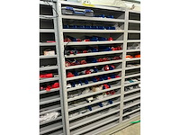 Partij onderdelen t.b.v. machinebouw in stalen vakkenkast (13x) - afbeelding 43 van  72