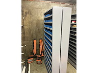 Partij onderdelen t.b.v. machinebouw in stalen vakkenkast (13x) - afbeelding 64 van  72