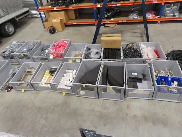 Partij onderdelen tbv mini loaders - afbeelding 1 van  14