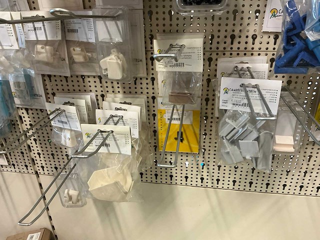 Partij onderdelen voor horren en gordijnen - afbeelding 16 van  25