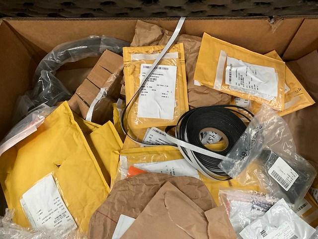 Partij onderdelen - afbeelding 4 van  4