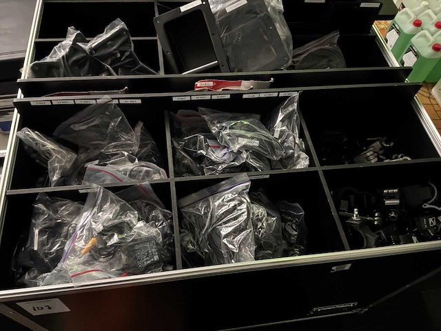 Partij onderdelen - afbeelding 3 van  3