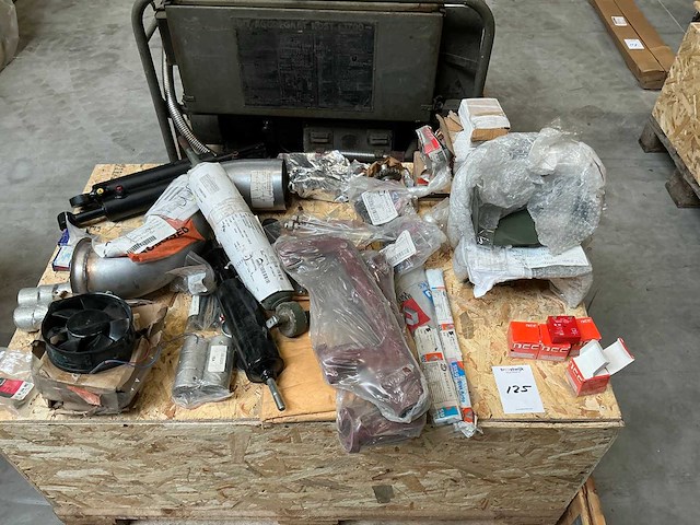 Partij onderdelen - afbeelding 1 van  6