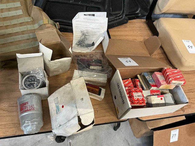 Partij onderdelen - afbeelding 1 van  8