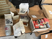 Partij onderdelen - afbeelding 1 van  8