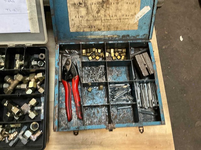 Partij onderdelen - afbeelding 4 van  7