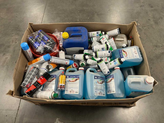 Partij onderhouds- & reinigingsmiddelen - afbeelding 6 van  11