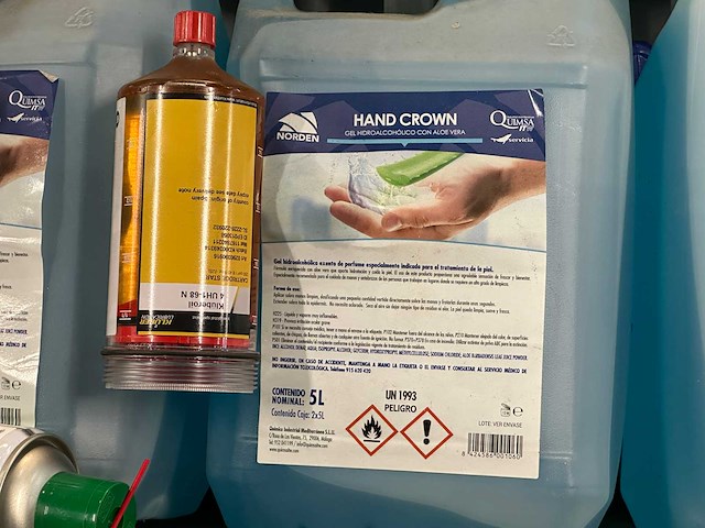 Partij onderhouds- & reinigingsmiddelen - afbeelding 11 van  11