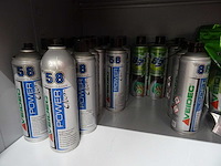 Partij onderhoudsmiddelen en spuitbussen, ca 190 verpakkingen - afbeelding 2 van  2