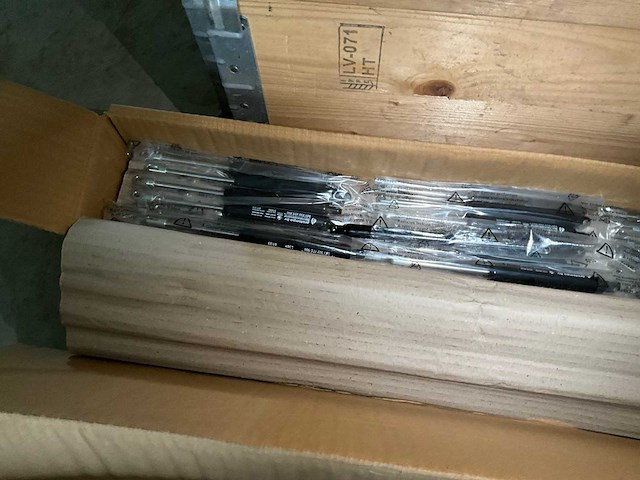 Partij ongebruikte gasveren - afbeelding 15 van  16