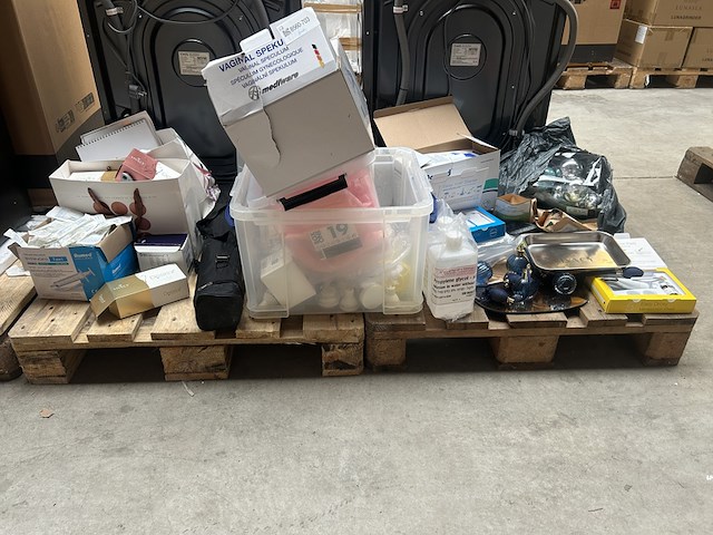 Partij (online) winkelvoorraad diversen - afbeelding 1 van  16