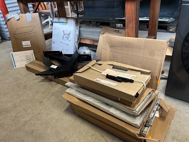 Partij (online) winkelvoorraad diversen - afbeelding 1 van  8