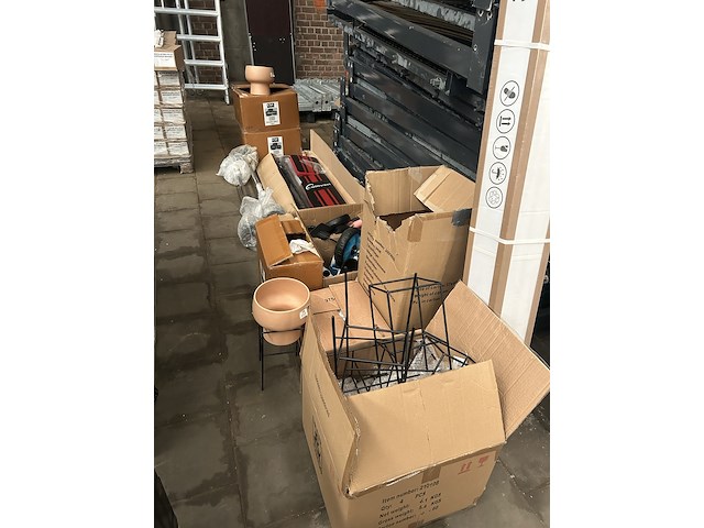 Partij (online) winkelvoorraad w.o. sportartikelen en speelgoed - afbeelding 1 van  9