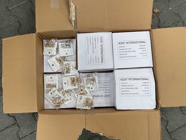 Partij oorbellen goud/zilver trendz (140x) - afbeelding 2 van  3