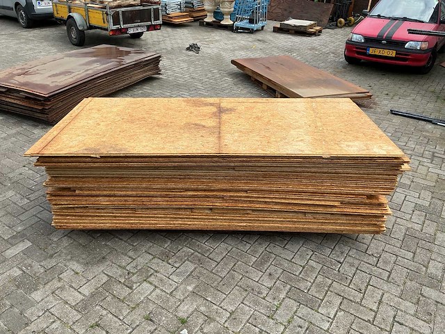 Partij osb platen - ca. 34 stuks - afbeelding 1 van  5