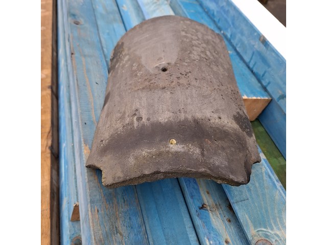 Partij oud gesmoorde friese dakpannen - afbeelding 2 van  9