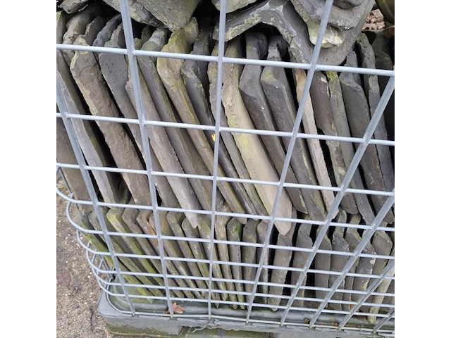 Partij oud gesmoorde friese dakpannen - afbeelding 7 van  9