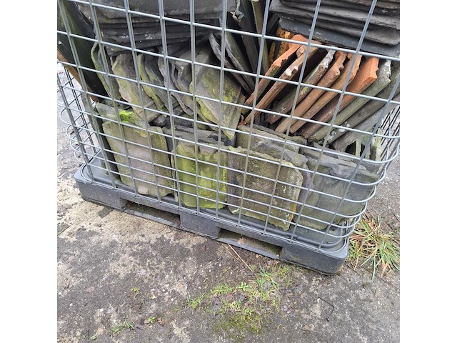 Partij oud gesmoorde friese dakpannen - afbeelding 9 van  9