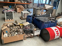 Partij oud ijzer, kabels en diversen - afbeelding 1 van  5