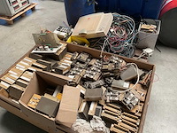 Partij oud ijzer, kabels en diversen - afbeelding 4 van  5