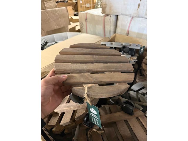 Partij outdoor plantentrolleys mix kleur – 80 stuks - afbeelding 3 van  11