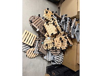 Partij outdoor plantentrolleys mix kleur – 80 stuks - afbeelding 5 van  11
