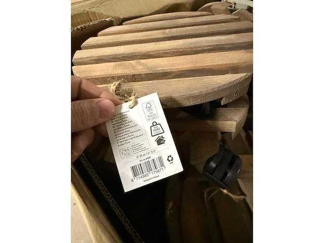 Partij outdoor plantentrolleys mix kleur – 80 stuks - afbeelding 7 van  11