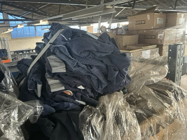 Partij overalls +- 250 stuks - afbeelding 6 van  14