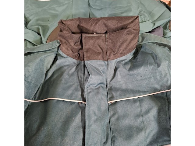 Partij overalls en jassen - afbeelding 5 van  18